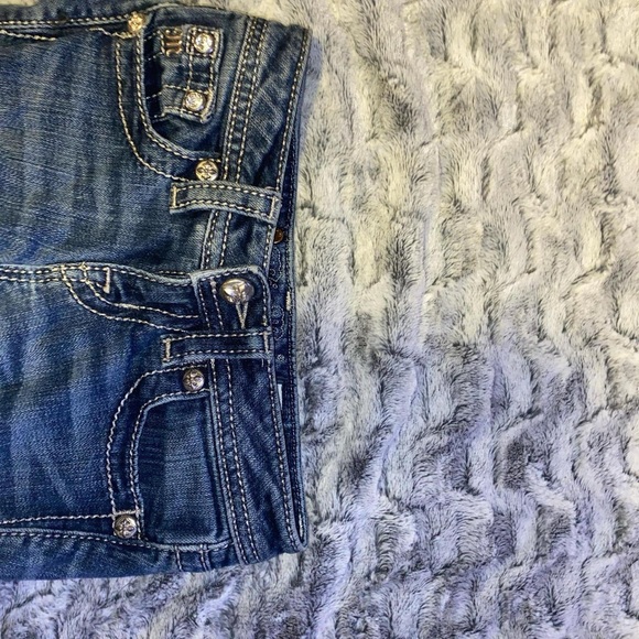 Too small - Picture 2 of 3